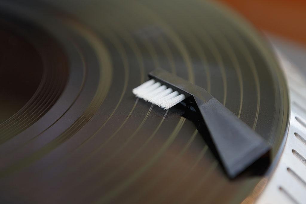 Dj turntable and little cleaning brush